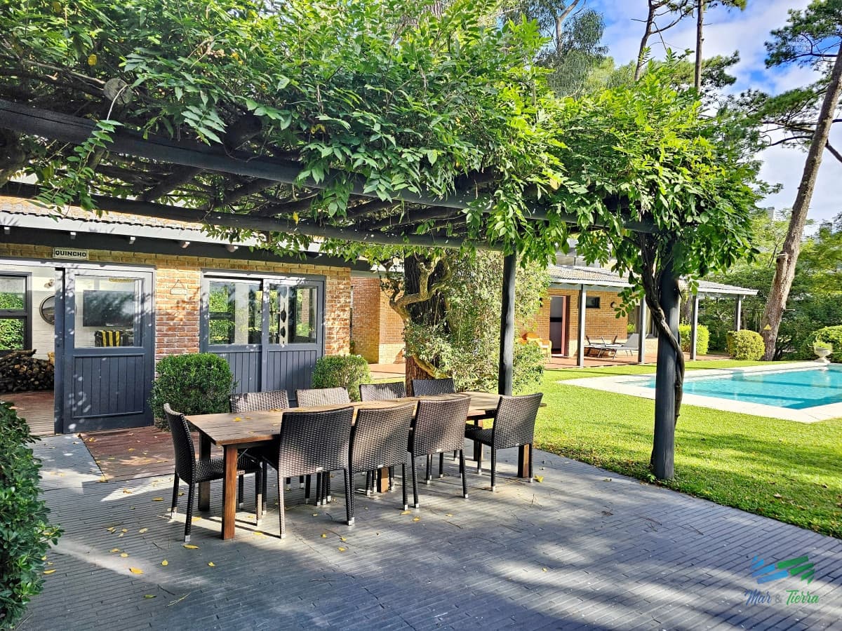 GRAN CASA, ALQUILER TEMPORADA VERANO 2026, PLAYA BRAVA, PUNTA DEL ESTE.