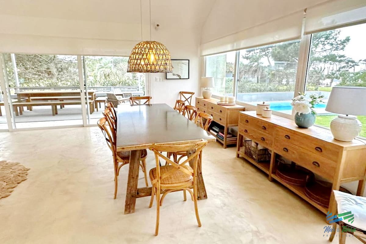 Punta del Este - Alquiler de Verano  Temporada: Exclusiva Residencia de Arquitectura Moderna