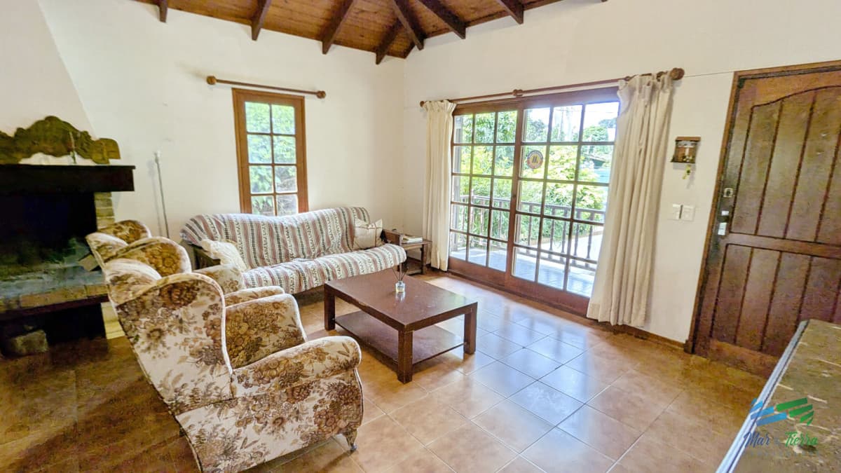 Venta de casa 3 dormitorios en barrio cantegril Punta del este, Maldonado, cerca de playa Mansa