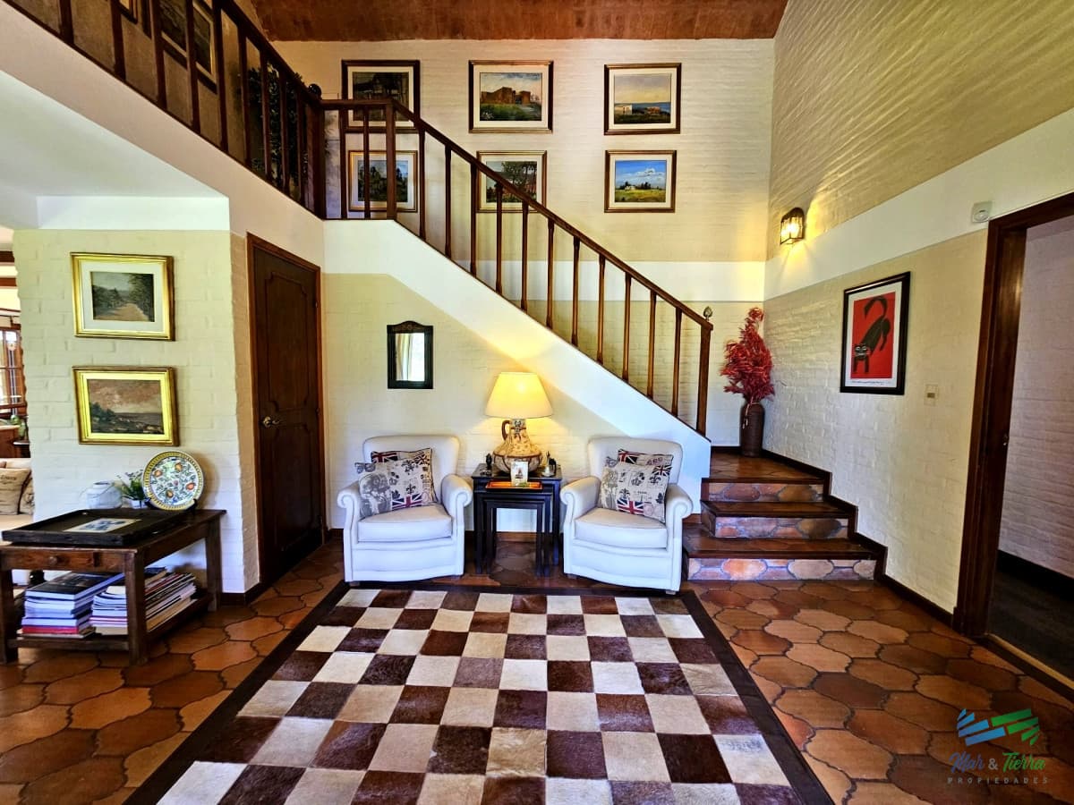 En venta casa de 3 dormitorios con piscina en excelente estado