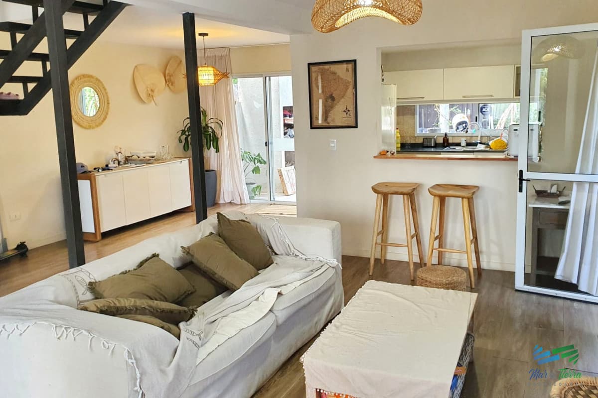 Venta y alquiler anual de casa en Pinares a 200 mts de la playa Mansa - Punta del Este