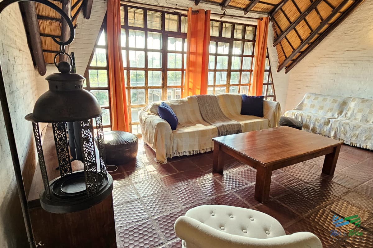 En venta casa 5 dormitorios, piscina, a 1 cuadra de la playa mansa, Pinares, Punta del Este