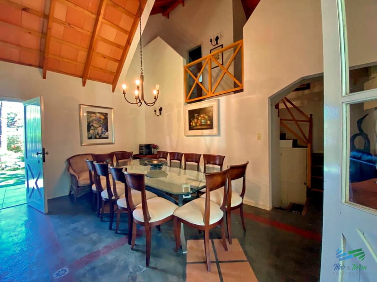 Venta de casa 3 dormitorios en Aidy Grill Punta del este, a pasos de playas Mansa y Brava