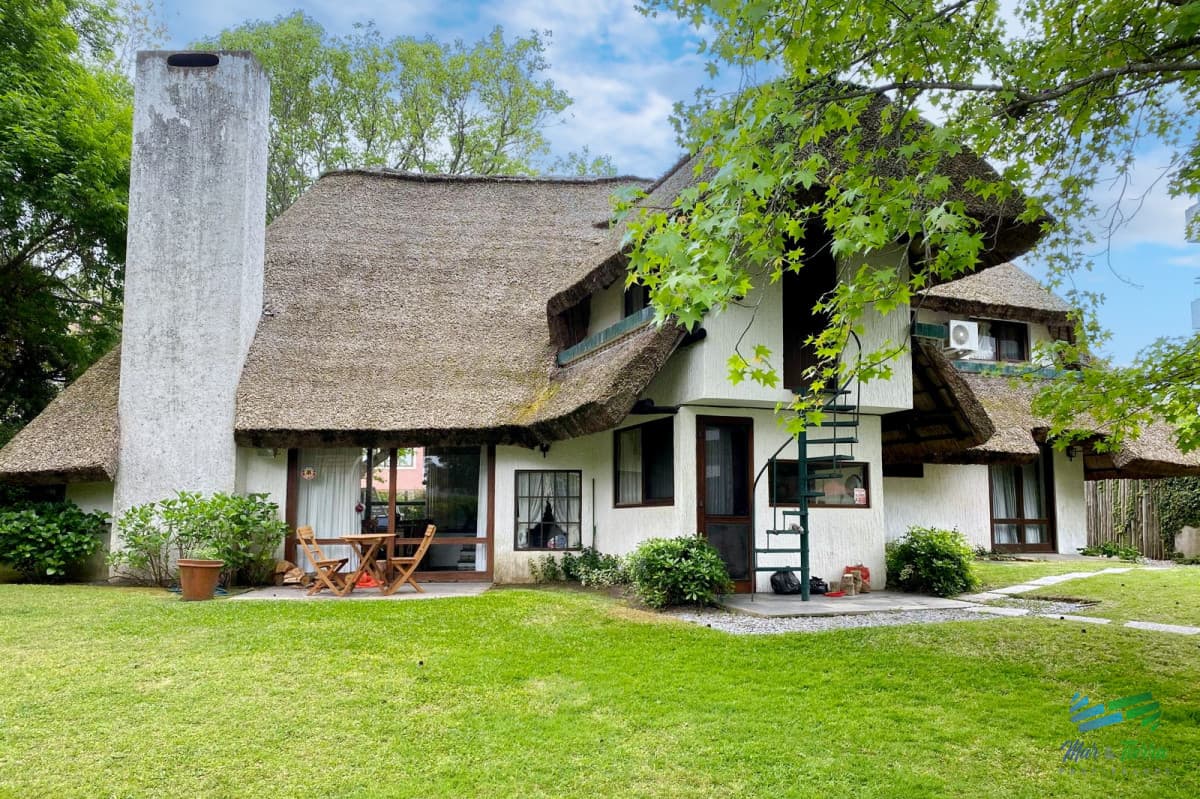 Excelente casa zona RIncón del Indio.