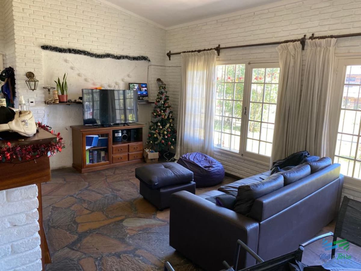 En venta.. casa en uno de los barrios más lindos para vivir todo el año.. a 100 ms del mar.