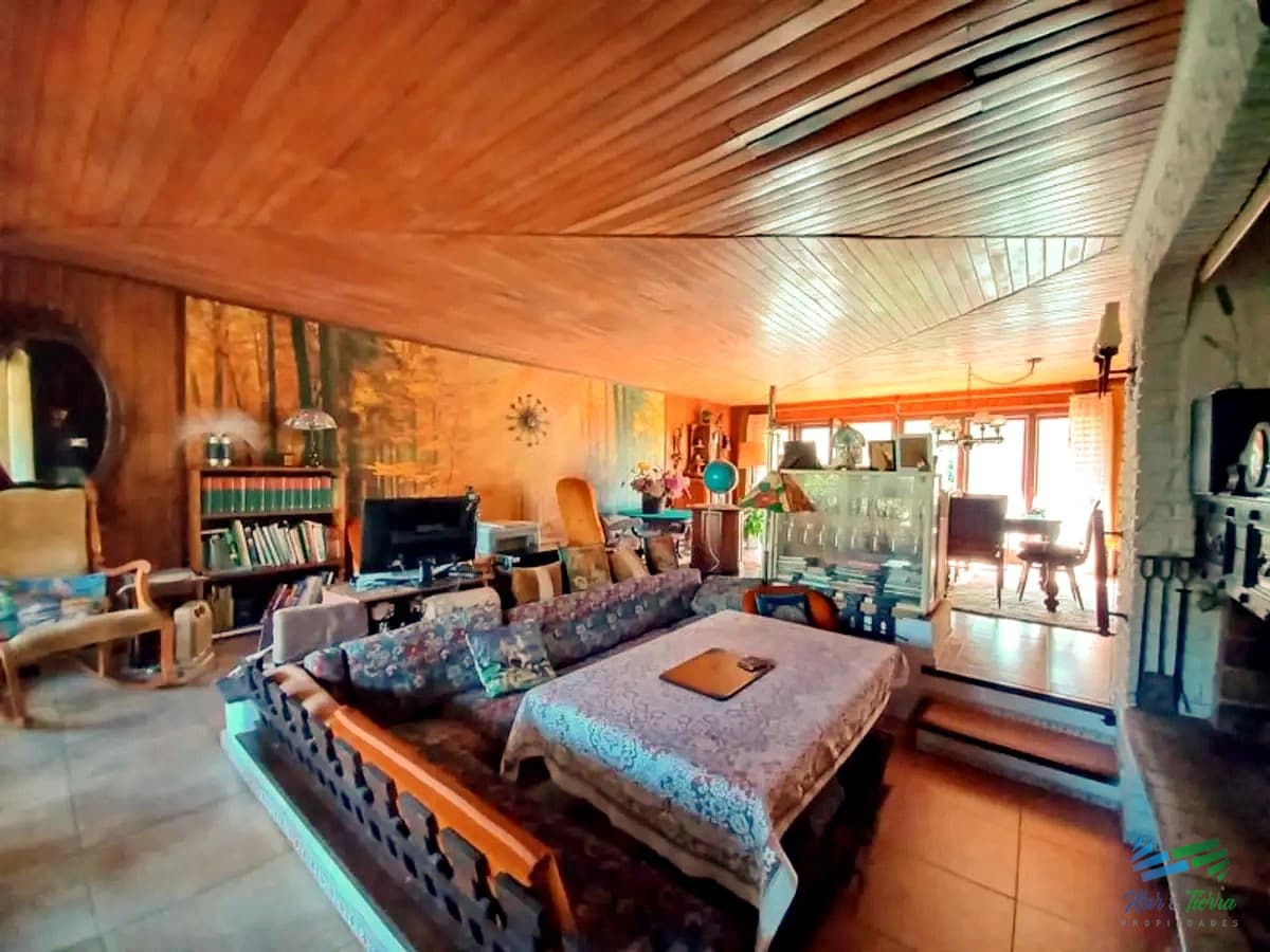 Casa de 6 dormitorios con piscina en venta en Pinares, Punta del Este.
