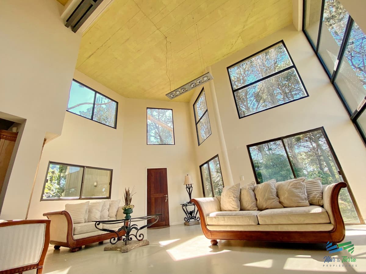 Gran casa de 5 dormitorios, Brava, Punta del Este. disponible alquiler temporada