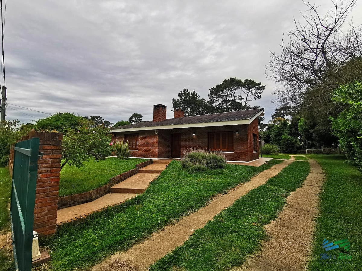 Venta de casa zona Avenida Cordoba Punta del este Maldonado