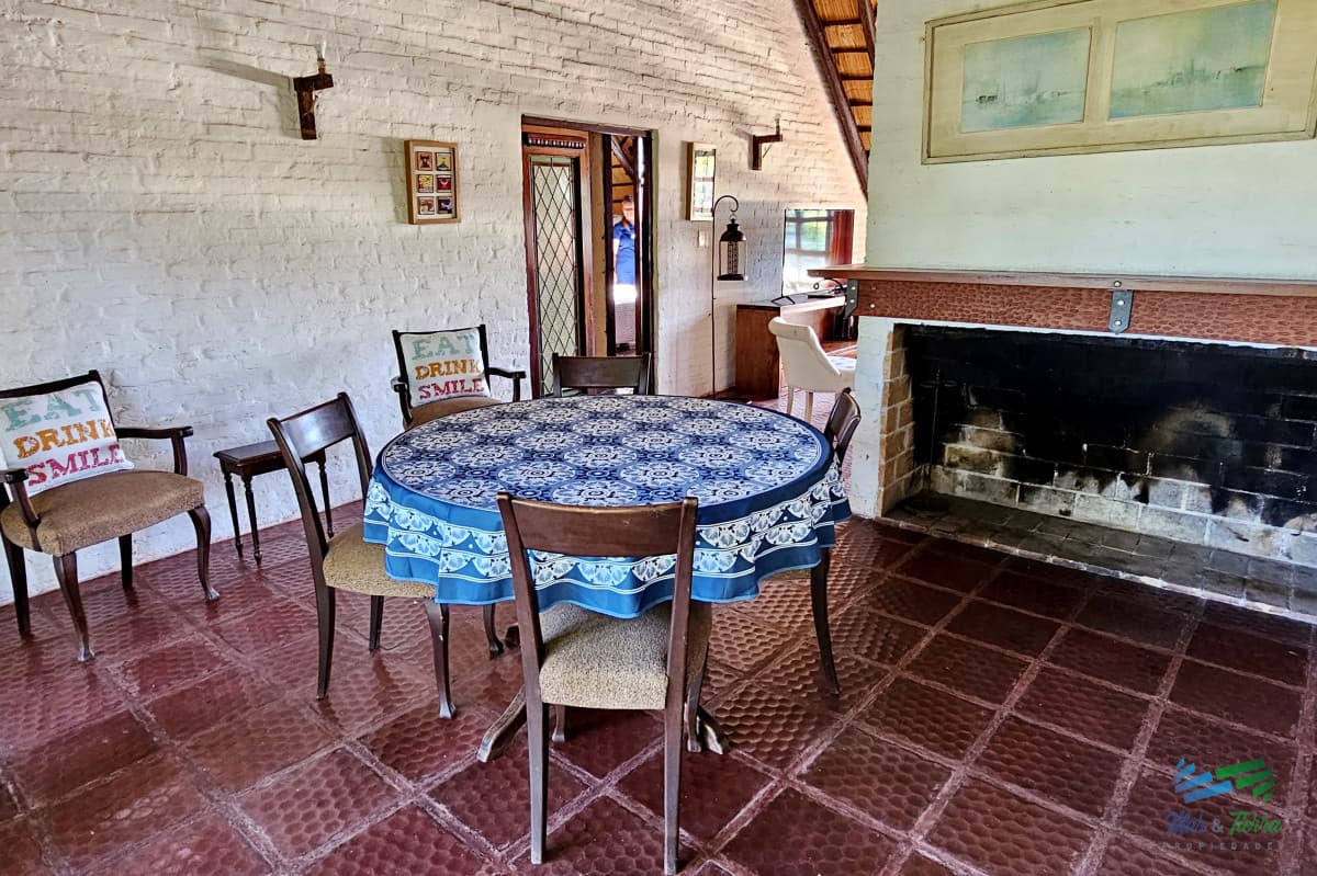 En venta casa 5 dormitorios, piscina, a 1 cuadra de la playa mansa, Pinares, Punta del Este