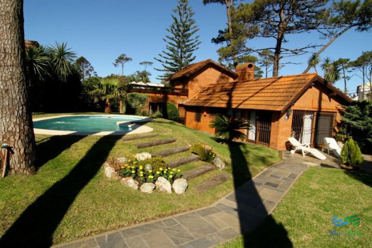 Casa en Mansa, 4 dormitorios *