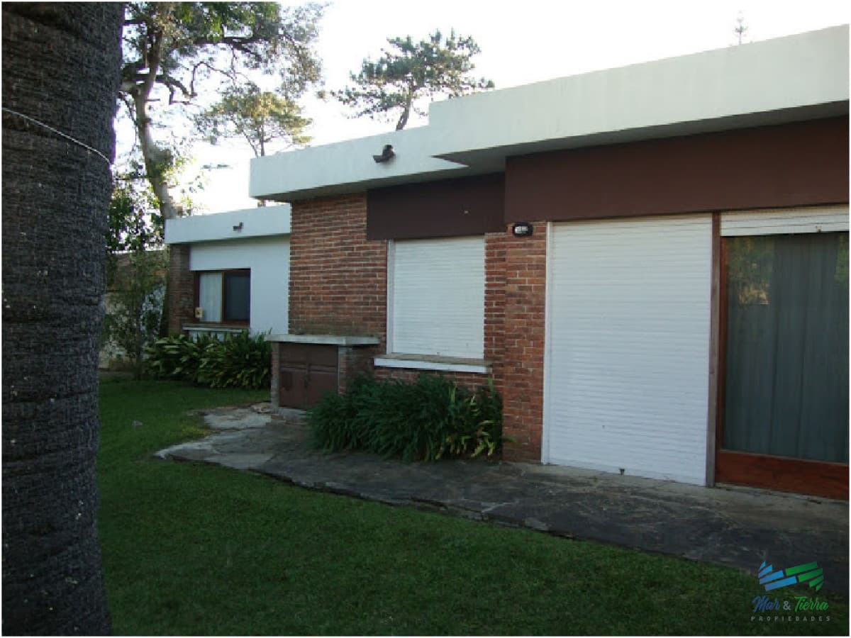 Alquilo casa de 4 dormitorios por temporada eb la mansa a 200 ms del mar, Punta del Este