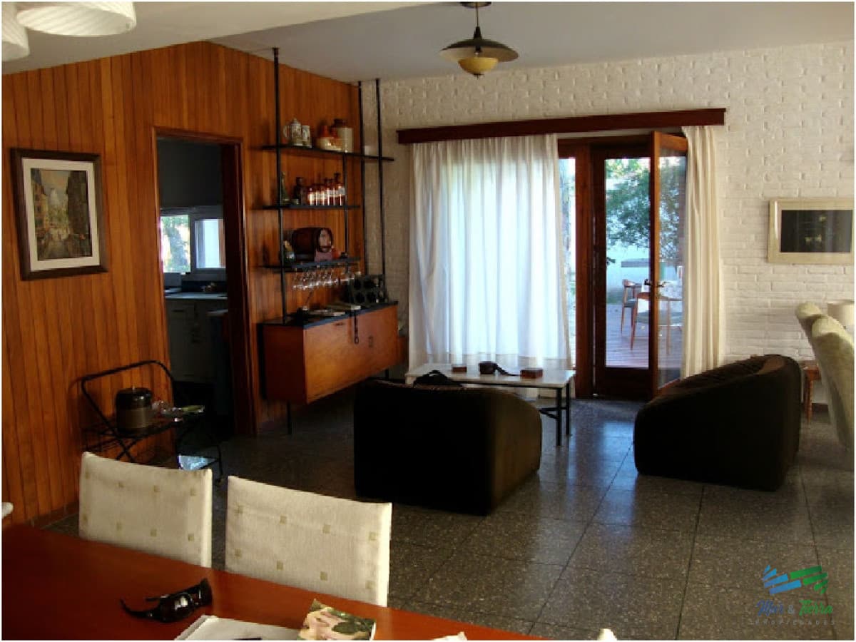 Alquilo casa de 4 dormitorios por temporada eb la mansa a 200 ms del mar, Punta del Este