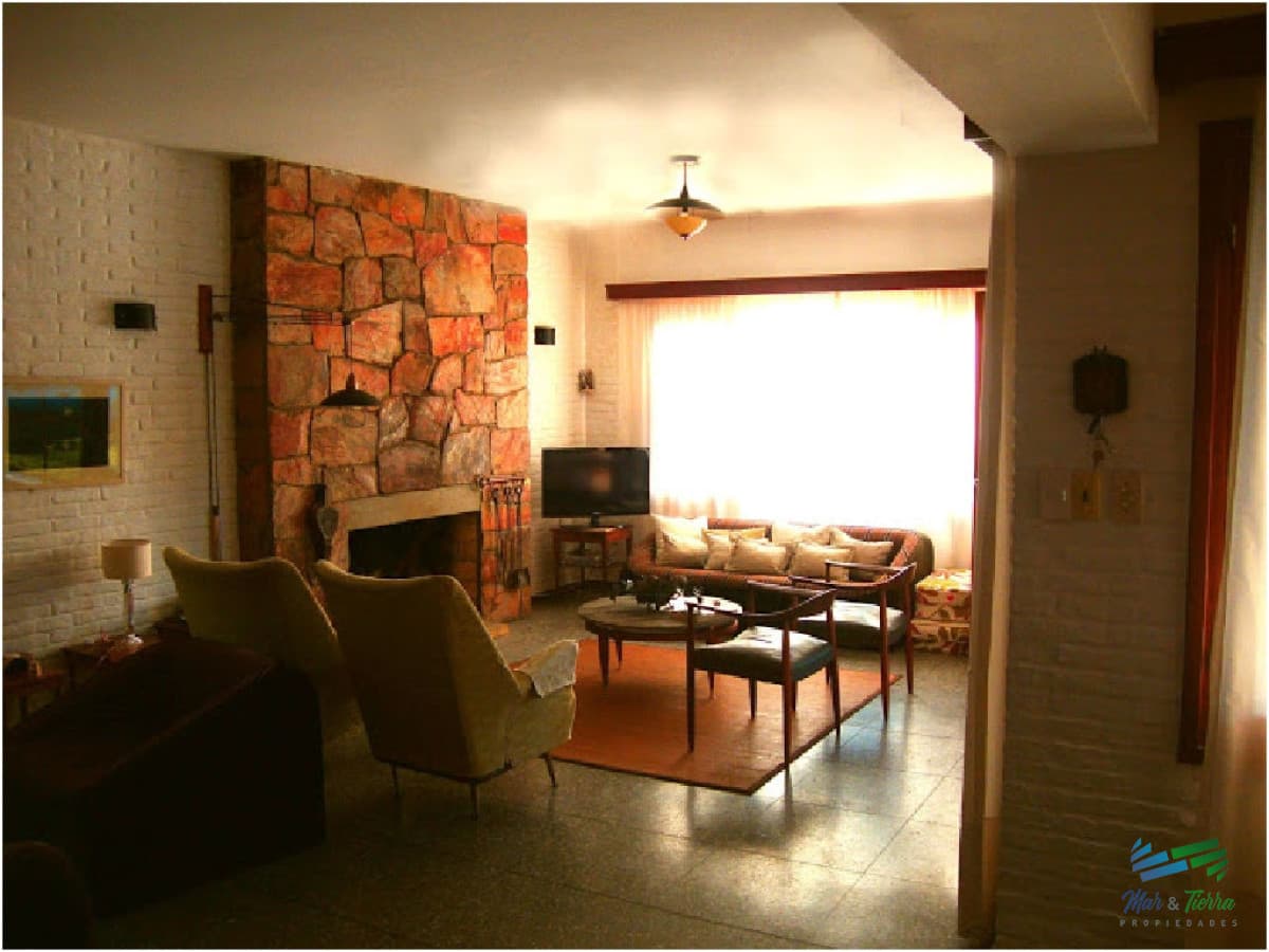 Alquilo casa de 4 dormitorios por temporada eb la mansa a 200 ms del mar, Punta del Este