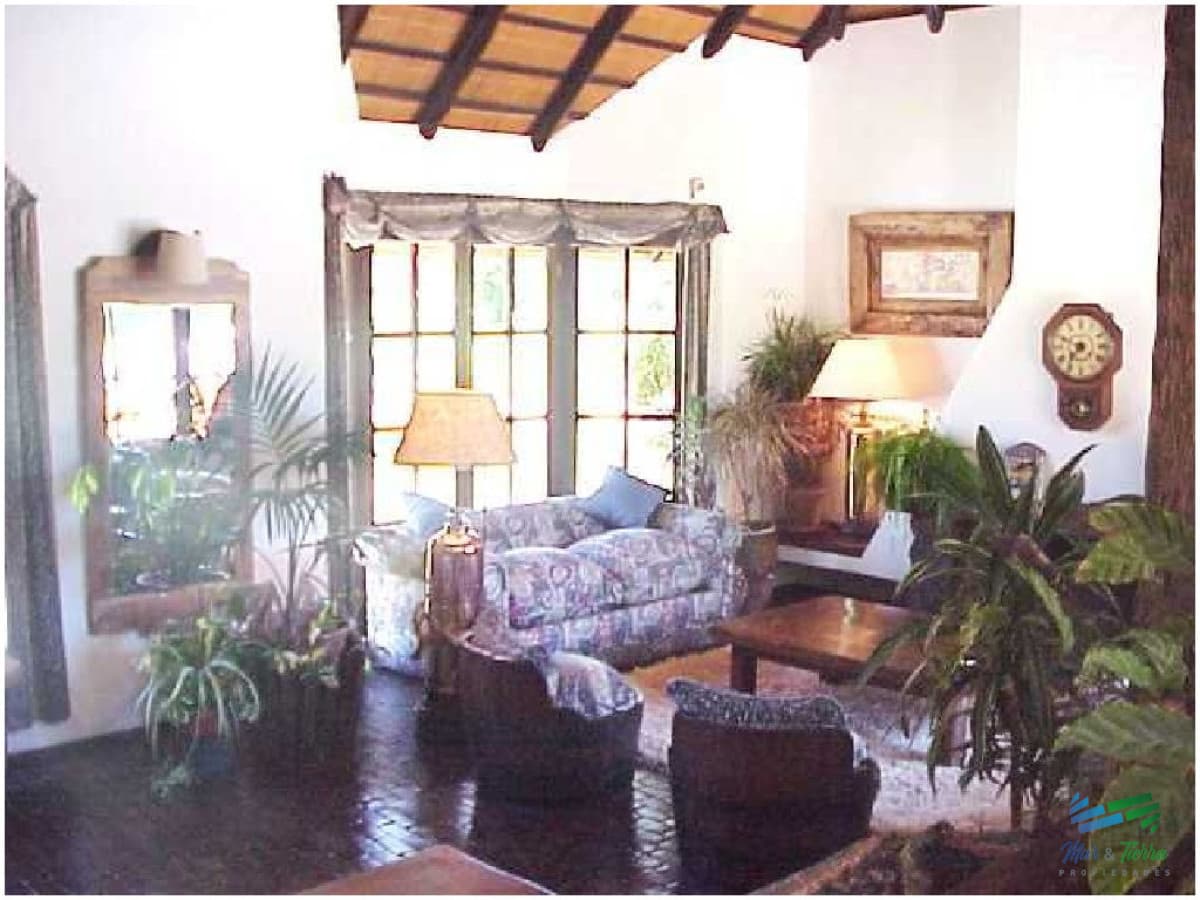 Vendo casa 6 dormitorios con piscina y gran parque en Rincón del Indio, Punta del Este