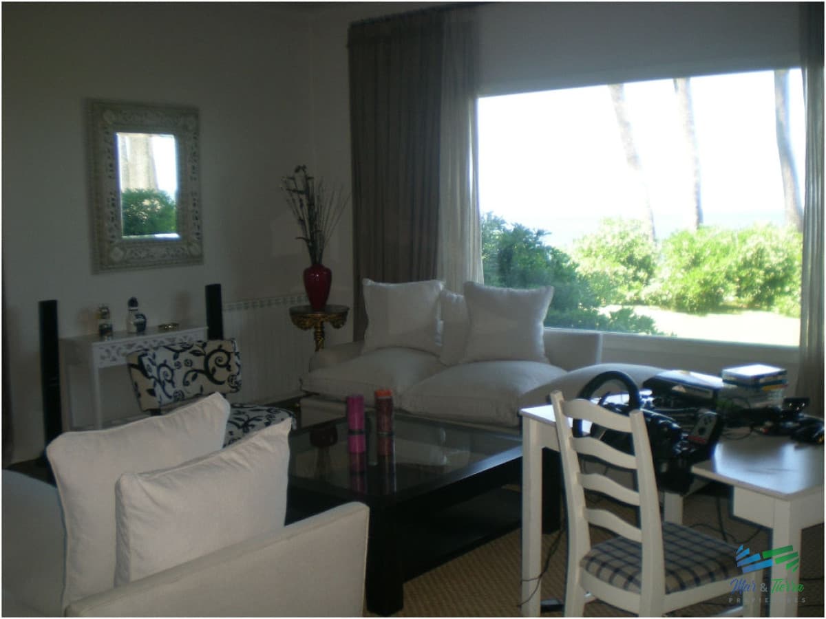 Vendo Espectacular casa frente al mar en Punta del Este.