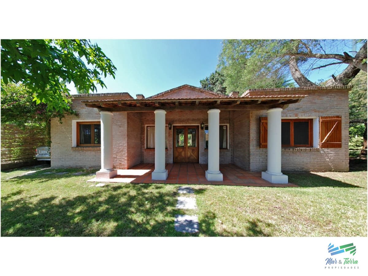 Casa de 2 dormitorios en alquiler en Rincon del Indio, Punta del Este