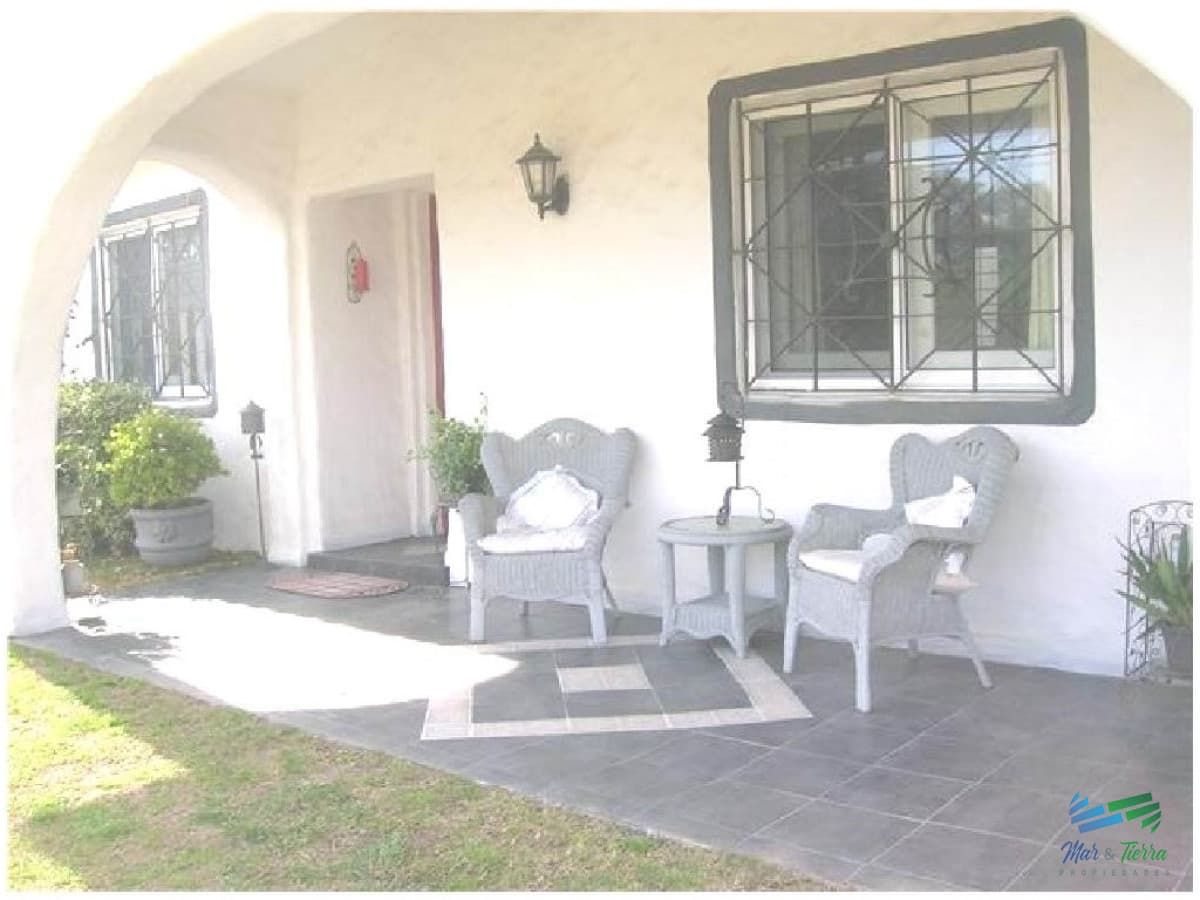 En alquiler.. Muy lindo Chalet en San Rafael a 100 ms del mar!!!