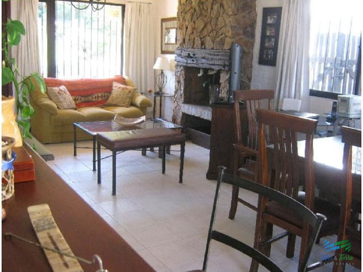 Casa en Montoya, 3 dormitorios *