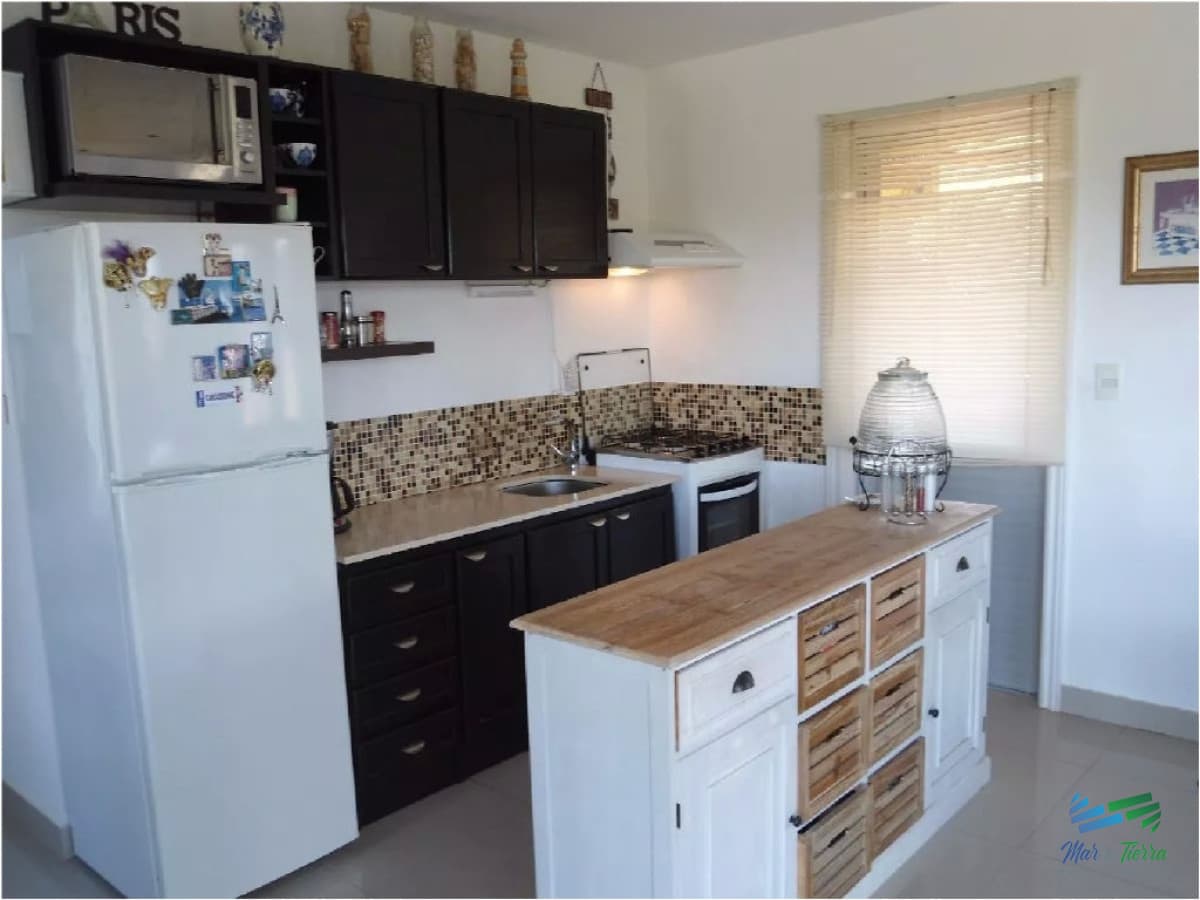 Casa en venta, zona de Laguna del Sauce.  Cuenta con dos dormitorios.