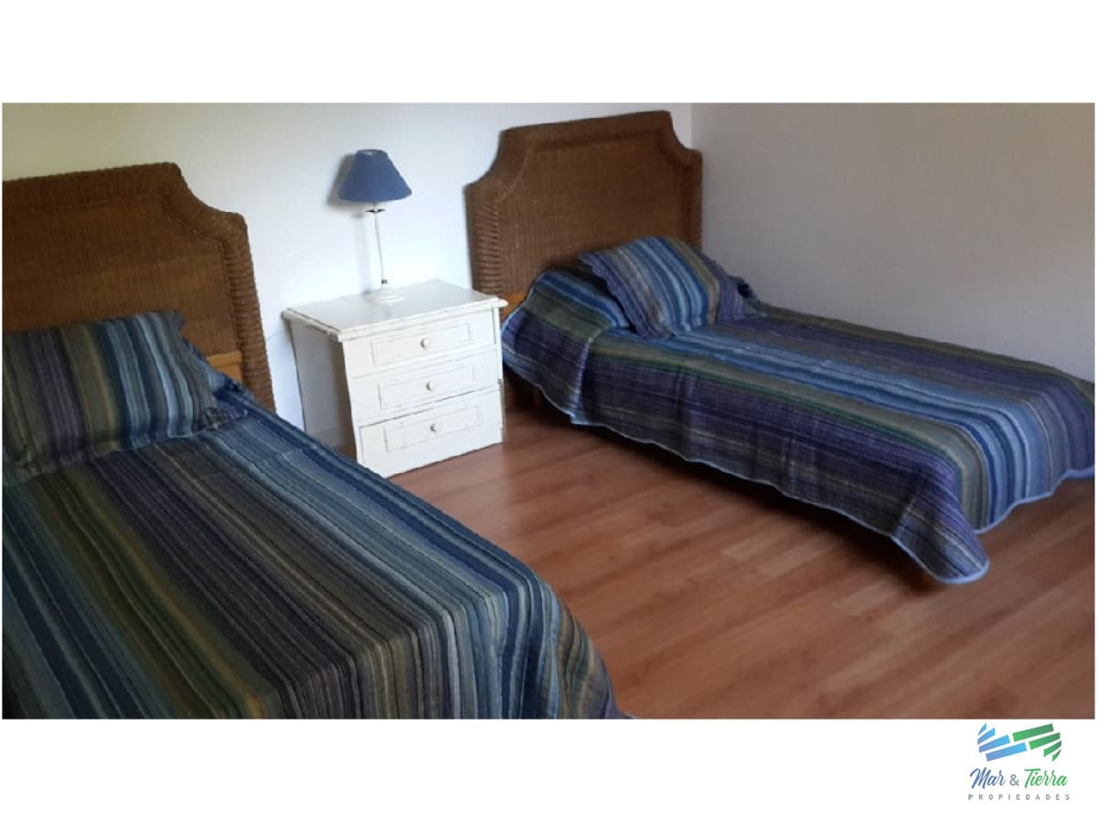 Casa en Bo. Cordoba, 4 dormitorios *