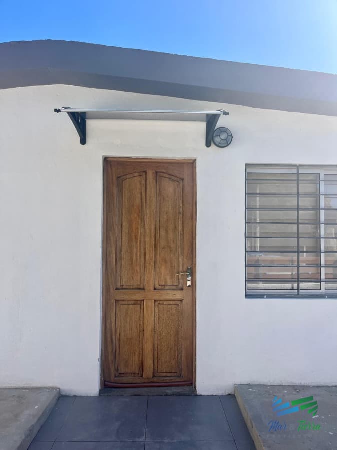 Cómoda, practica y bien ubicada, casa ideal para vivir todo el año a muy buen precio!