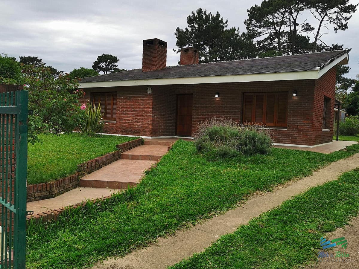 Venta de casa zona Avenida Cordoba Punta del este Maldonado
