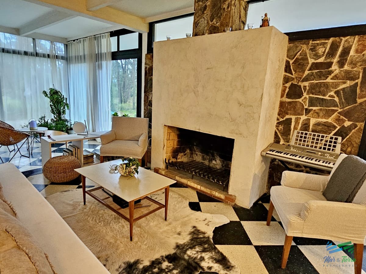 CASA EN ALQUILER, 4 DORMITORIOS Y PISCINA CLIMATIZADA, ZONA COLEGIOS, PUNTA DEL ESTE