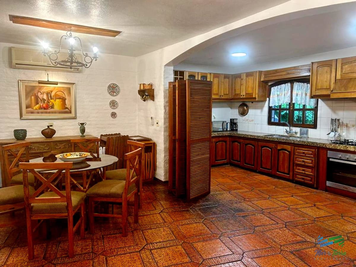 Casa en Pinares, 3 dormitorios *