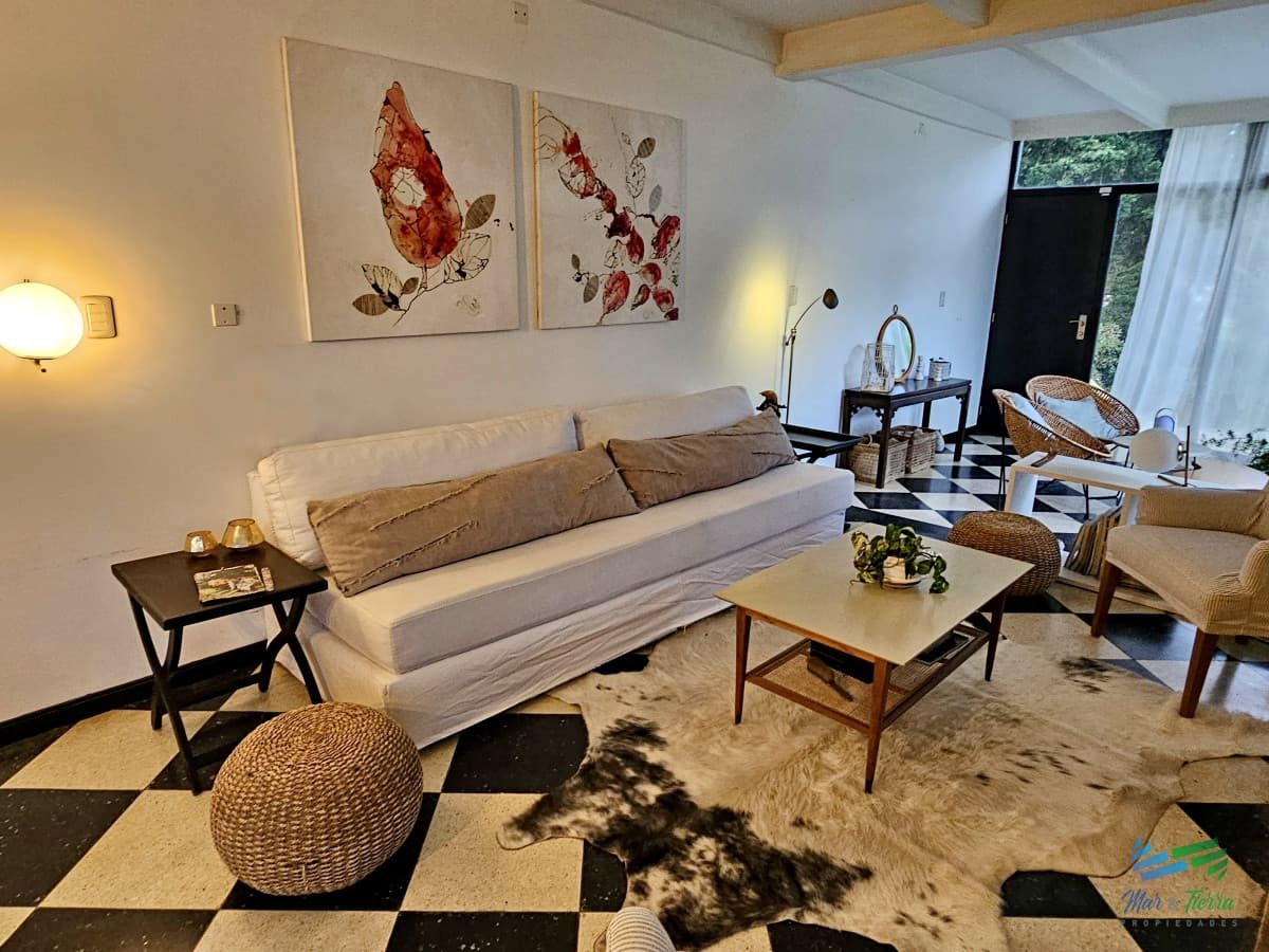 CASA EN ALQUILER, 4 DORMITORIOS Y PISCINA CLIMATIZADA, ZONA COLEGIOS, PUNTA DEL ESTE