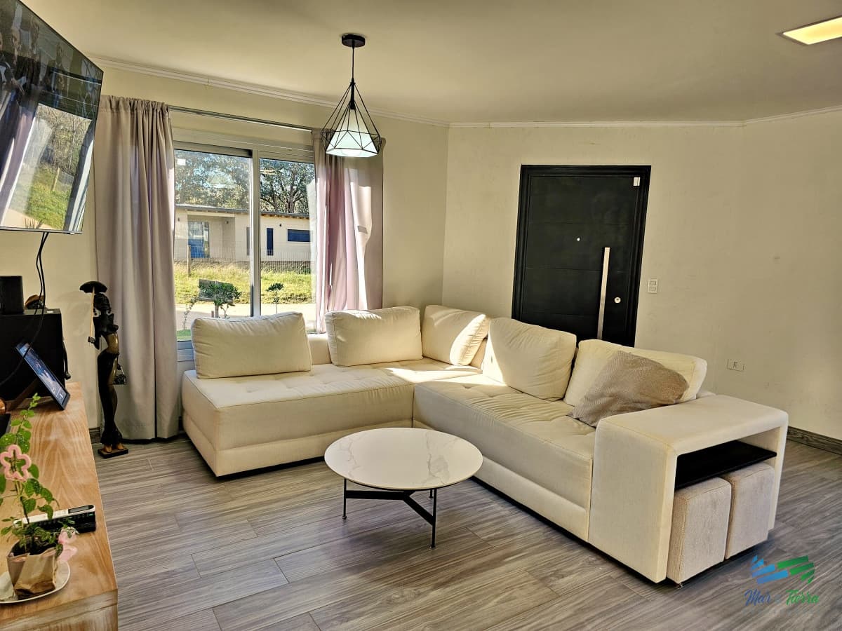 VENTA DE CASA, 3 DORMITORIOS, CON PISCINA CLIMATIZADA. MALDONADO, PUNTA DEL ESTE.