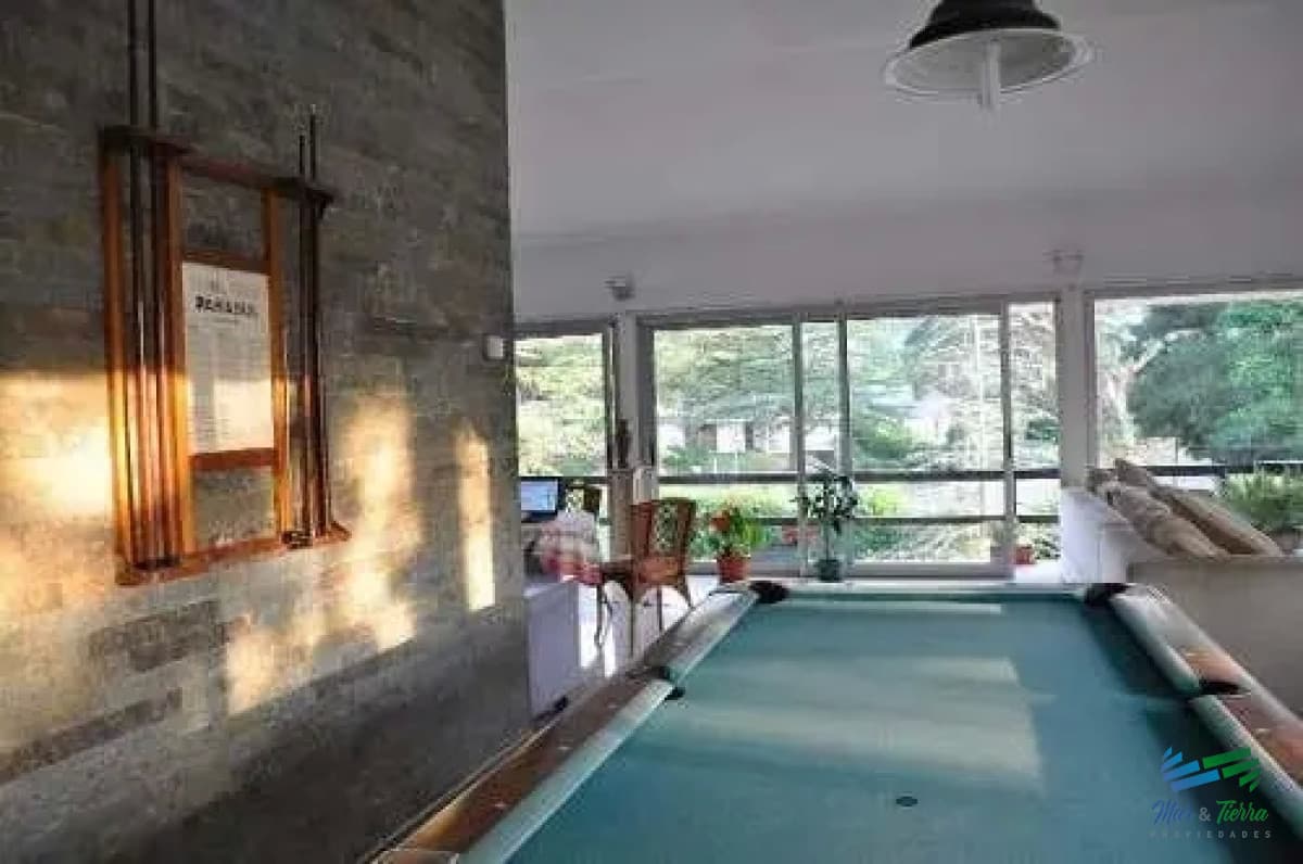 Casa en venta. Cuenta con ambientes amplios, luminosos. A cuadras del mar. Punta del este.