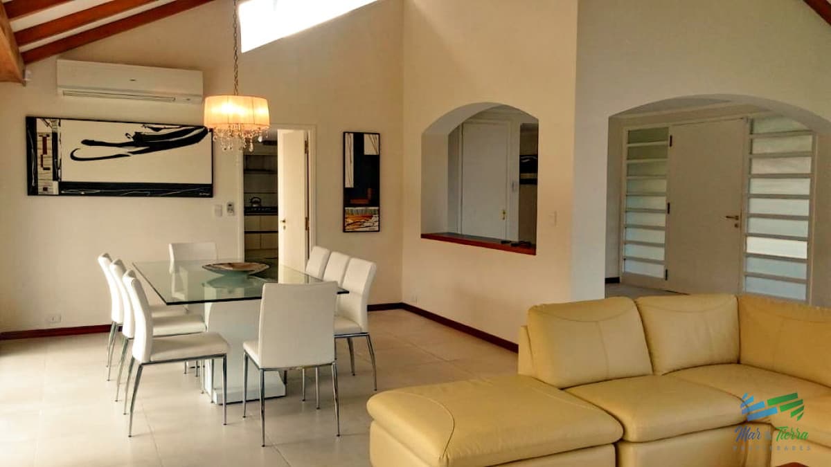 Alquiler temporada 2026, excelente casa 4 dormitorios en la mansa, Punta del Este