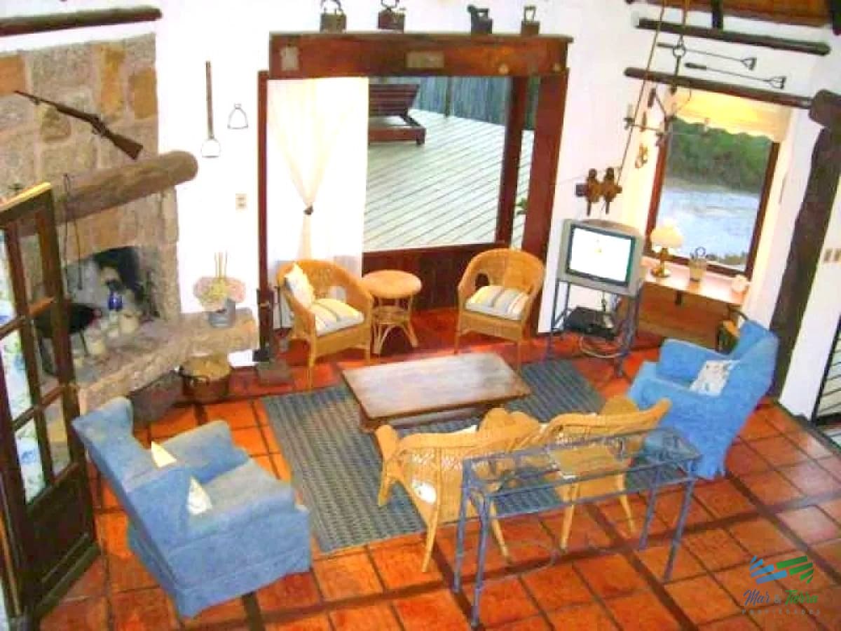 Vendo casa en El Chorro Manantiales de tres dormitorios playa Brava