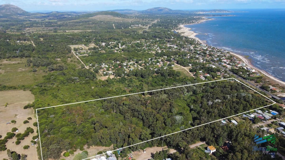 Venta de chacra de 10 has frente al mar en Las Flores Piriapolis Maldonado