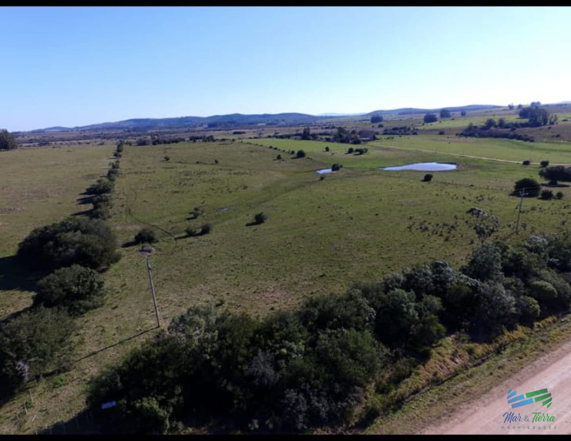 Chacra con arroyo y monte nativo a 10 minutos de San Carlos y 25 de Punta