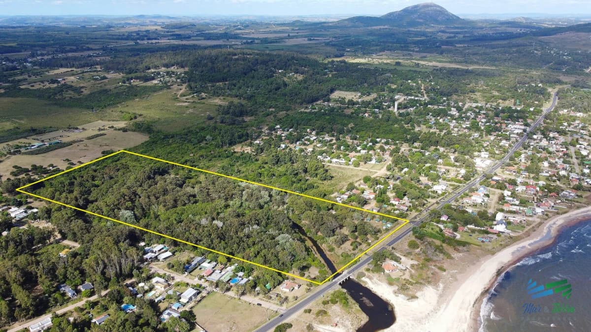 Venta de chacra de 10 has frente al mar en Las Flores Piriapolis Maldonado