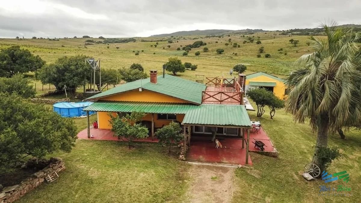 Bajo de Precio !!! Casa de campo en serio, son 5 hectáreas de paz, tranquilidad y muy bien ubicada ! Fianciado hasta 6 años o Permuta chica !