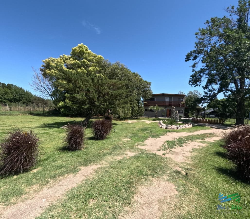 Hermosa Chacra 8 Has a 10 minutos de Colonia, ideal para vivir todo el año.