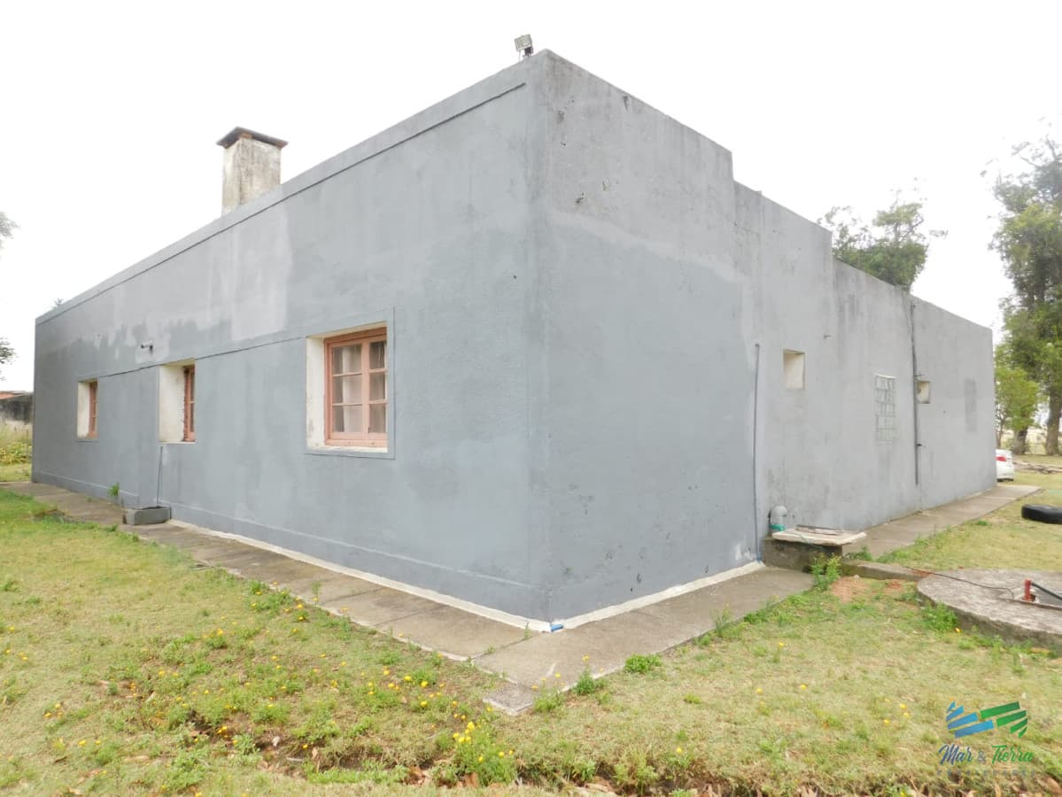 31 Has con casa R.9 (frente entrada Garzon)