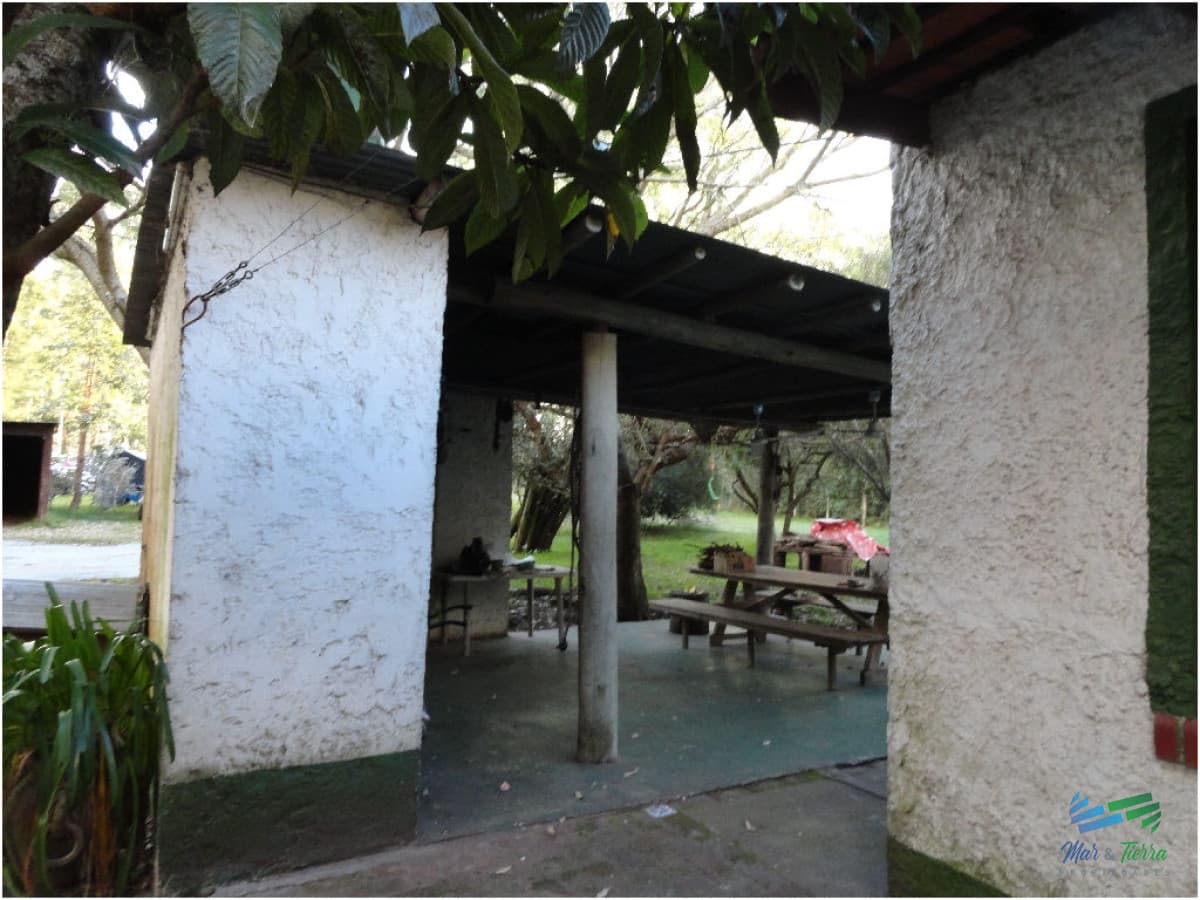 Media Hectárea con casa sobre R.9