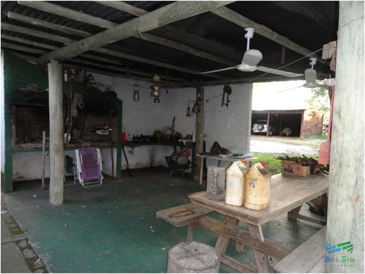 Media Hectárea con casa sobre R.9