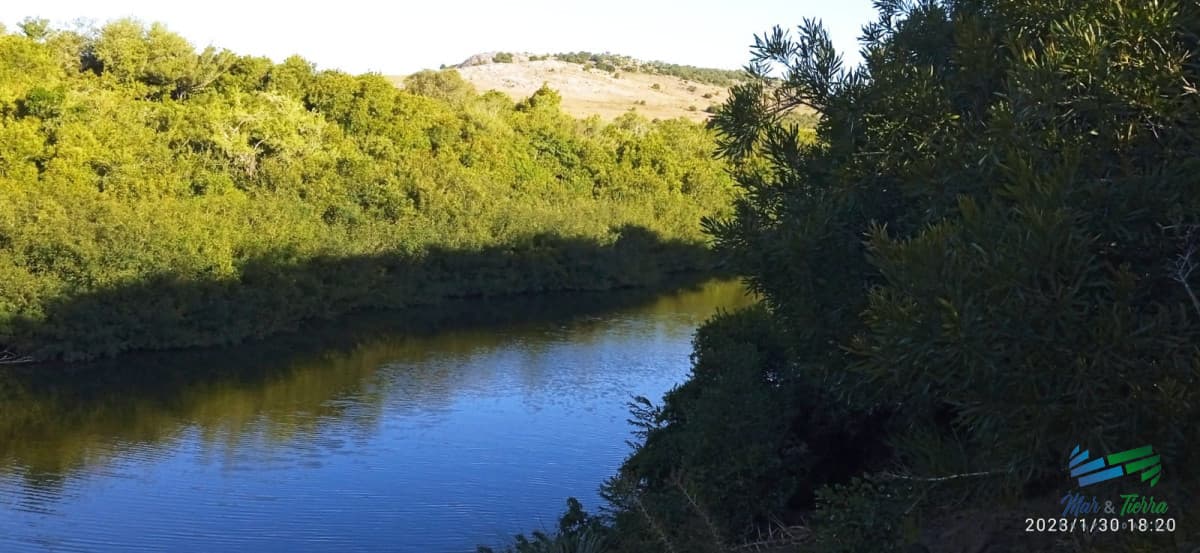 Excepcional Casa de campo, Ideal para vivir todo el año, costa de arroyo y a 30 minutos de Punta