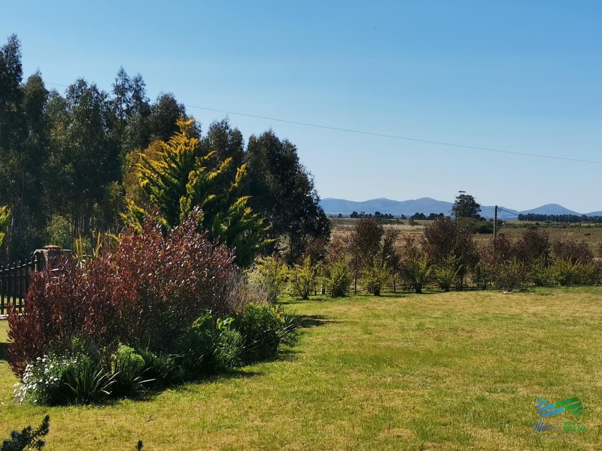 En venta chacra de 6 hectareas con casa a 1 hora de Montevideo y 10 minutos del mar.