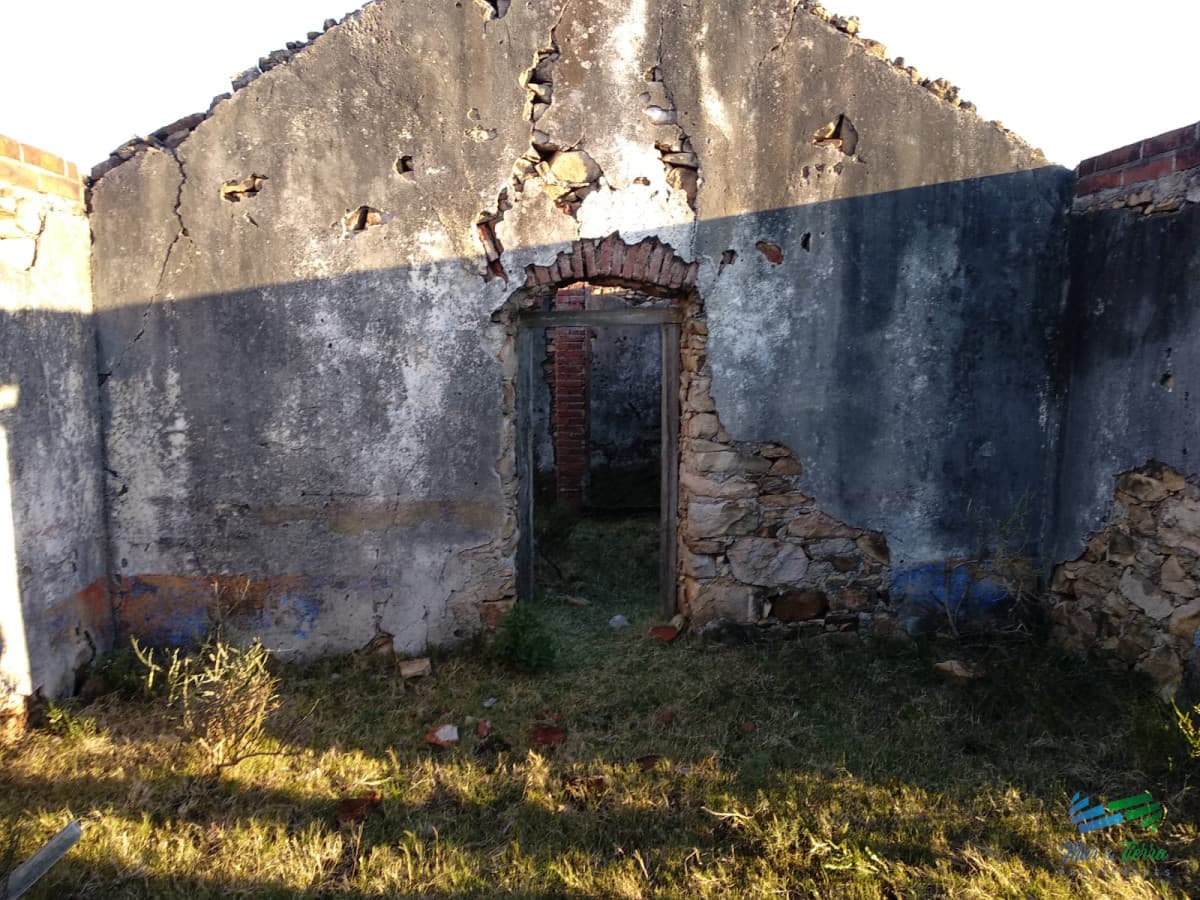 82 Has Cerca de Pueblo Edén y R.12