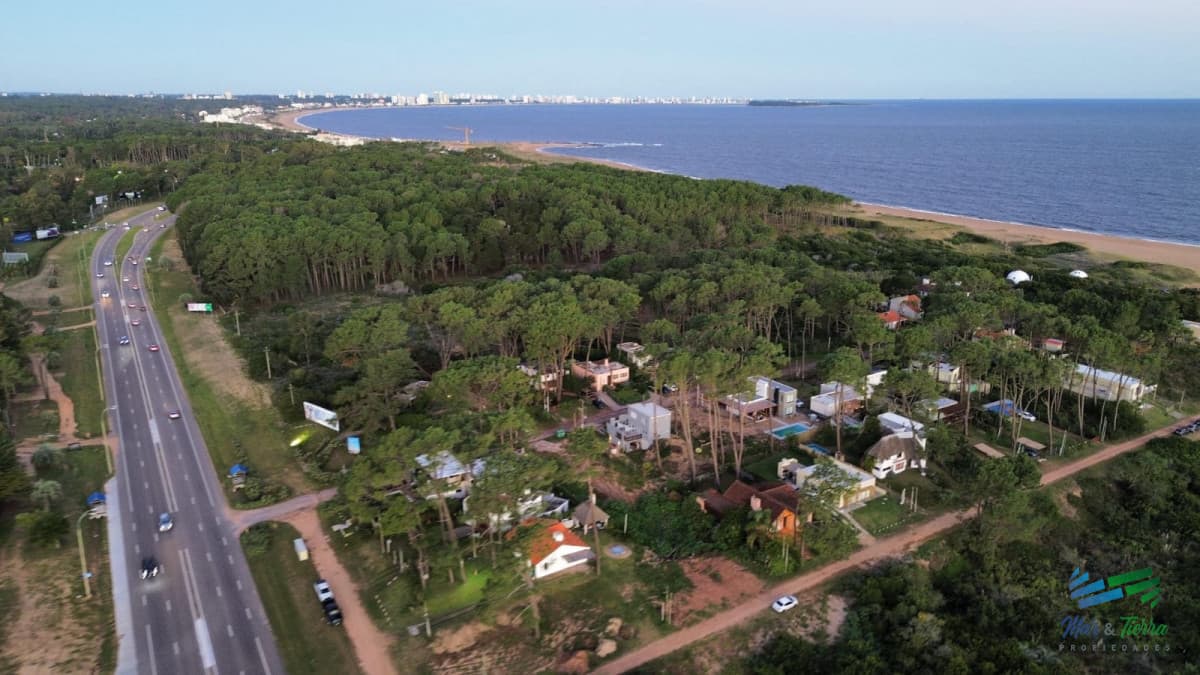 Venta de terreno a 50 metros de playa Mansa