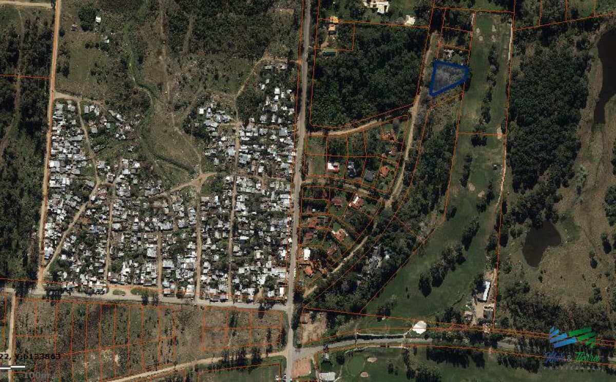 Venta de terreno de 2500 m2 en Barrio Golf Punta del Este