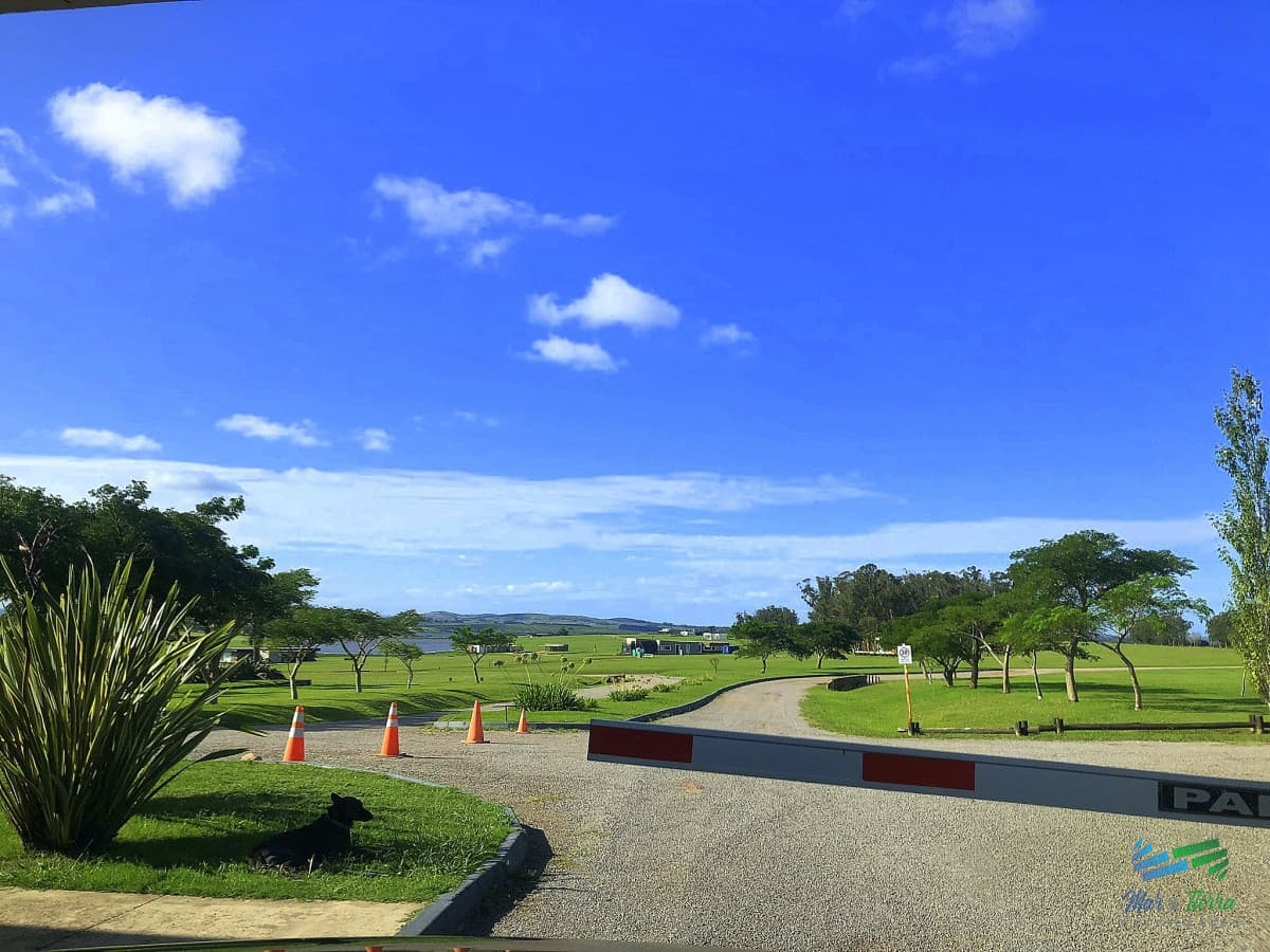 Venta de terreno en Laguna de los Cisnes