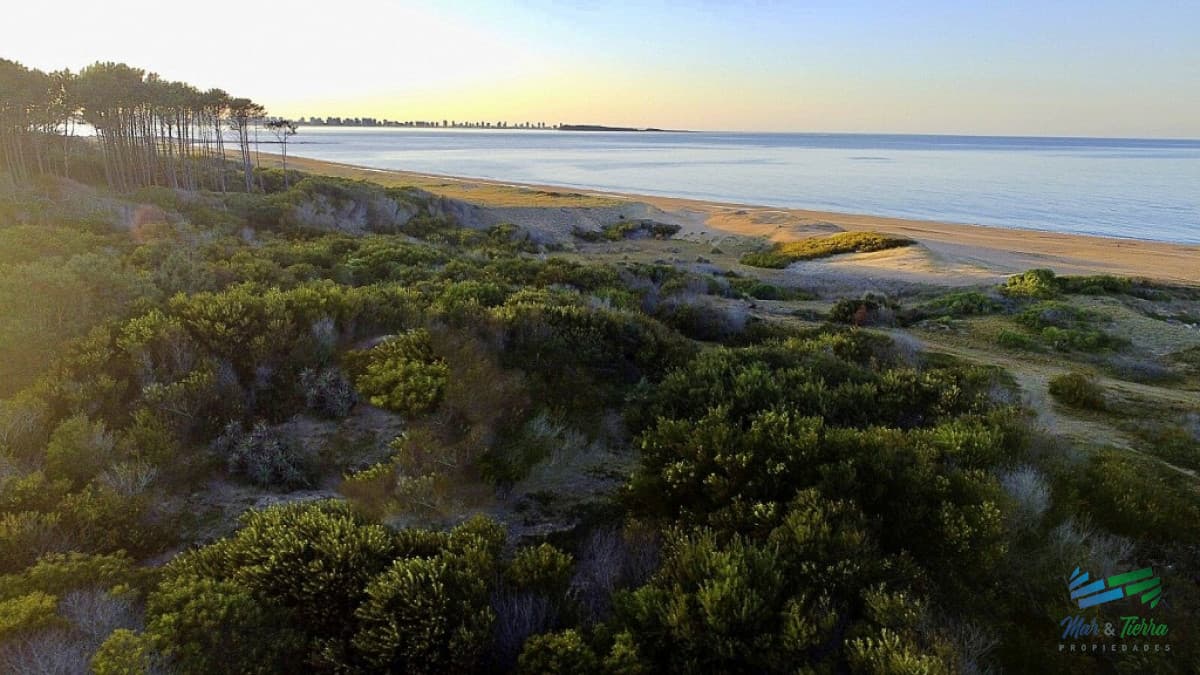 Venta terreno primera linea Playa Mansa