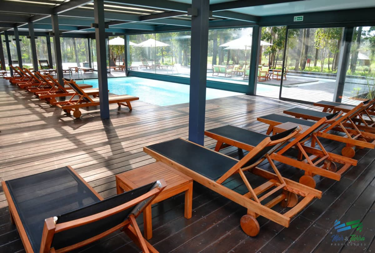 En venta terreno en Bario privado Design Village de Solanas, Punta del Este