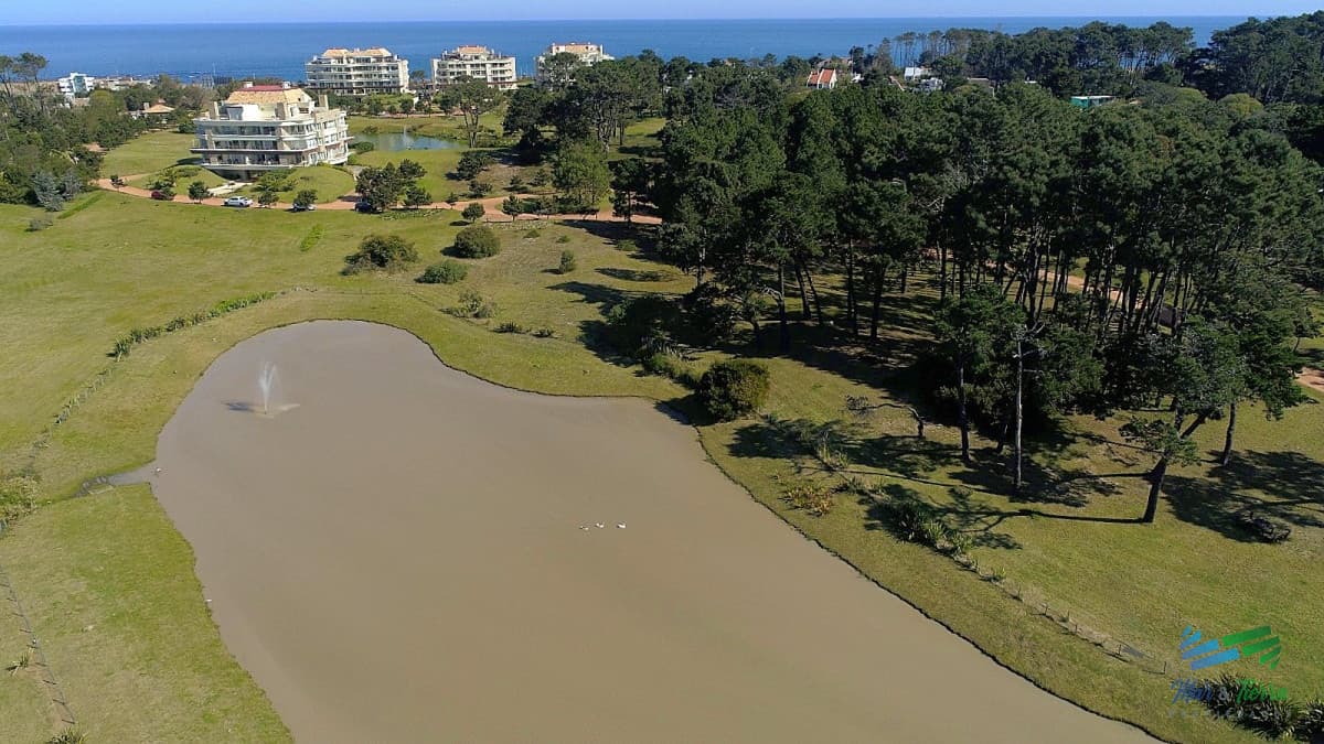 Venta del terreno en barrio privado Punta del Este
